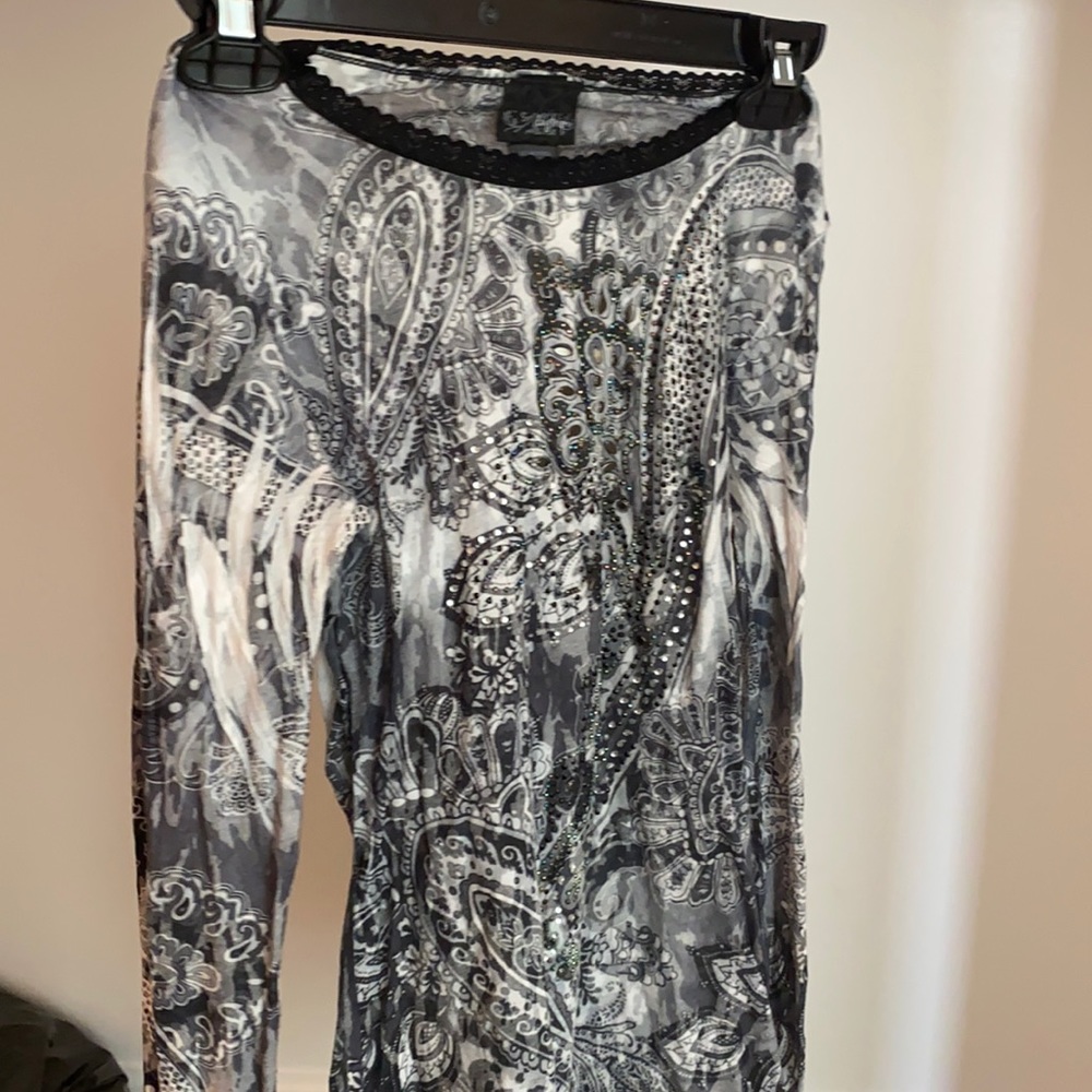 Daytrip Long Sleeve S with lace edge sleeve